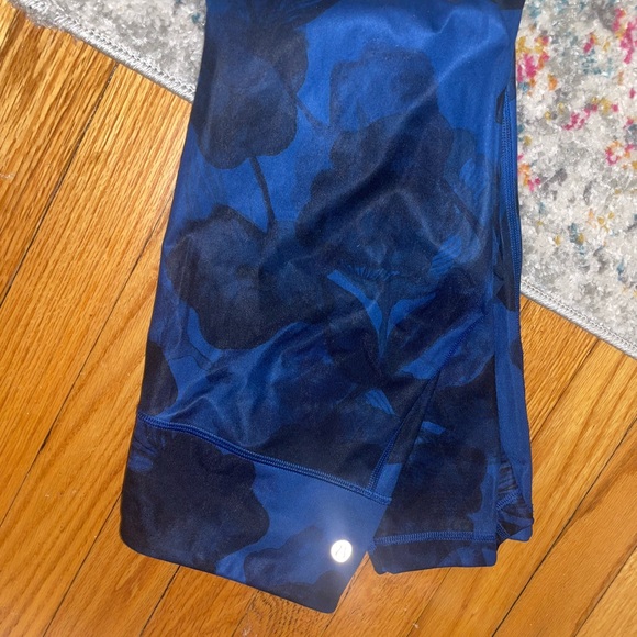 Lululemon Wunder Under Crop Inky Blue Black Floral Legging - Picture 2 of 4